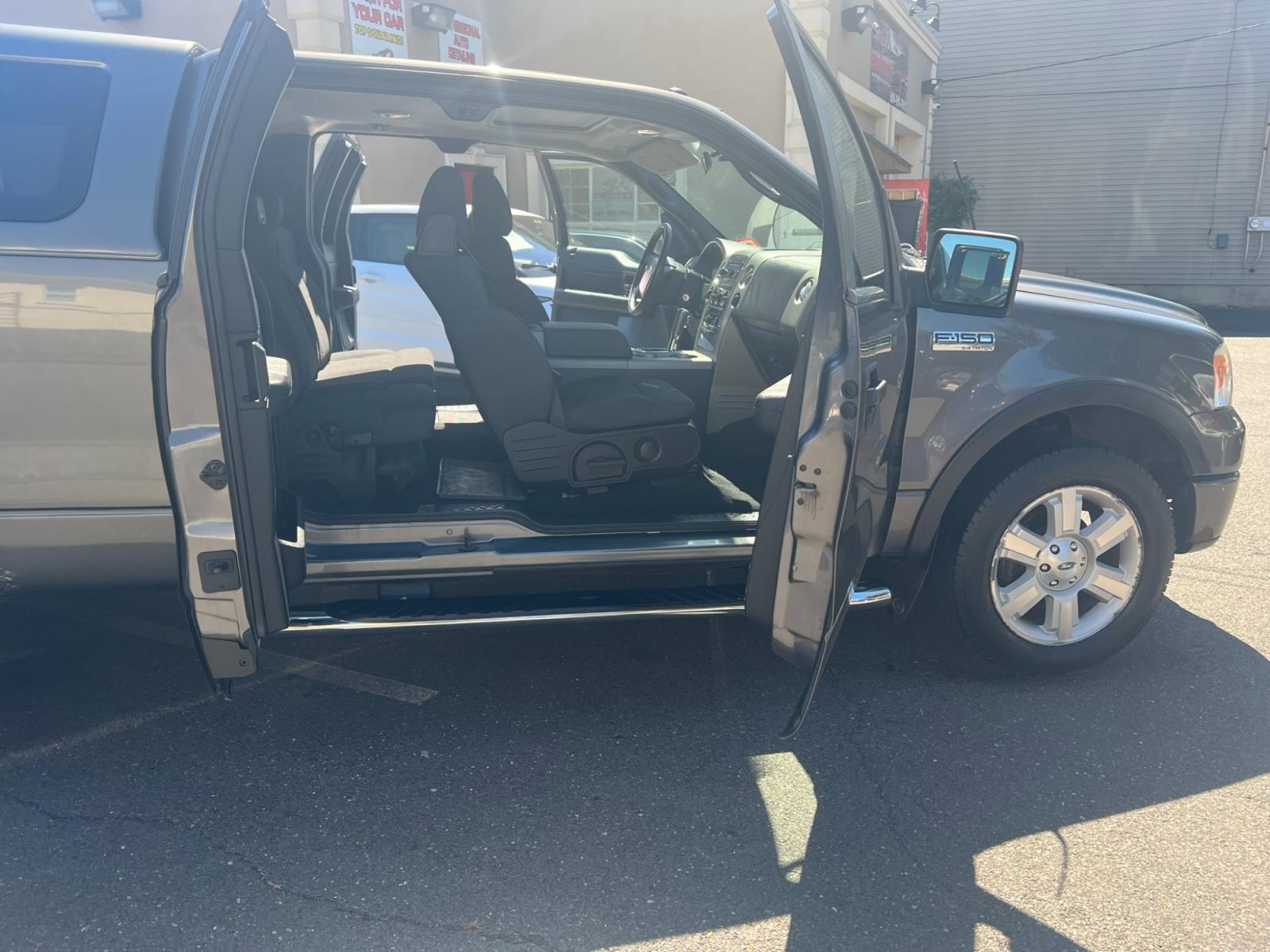 2007 GRAY /gray Ford F-150 (1FTPX14V77F) , located at 1018 Brunswick Ave, Trenton, NJ, 08638, (609) 989-0900, 40.240086, -74.748085 - Wow, This Ford is soooo nice inside and out! Complete w an ARE custom bed cap w carpet insert. FX-4 package, Sunroof, Loaded up and Just Serviced. As new as it can get for the Truck!! Super Clean and a must see because this will not last long at all! Call Anthony to set up an appt. to see and test d - Photo #15